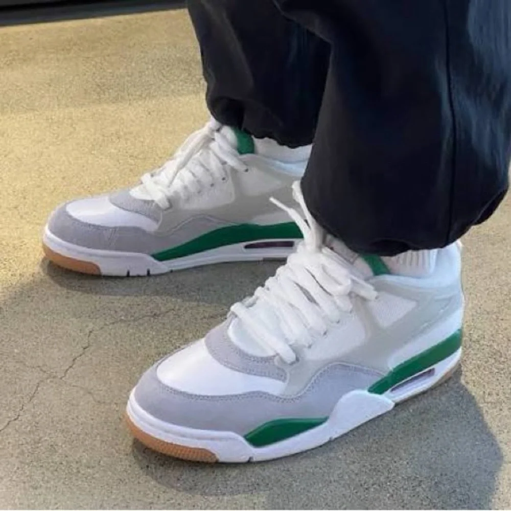 Air Jordan 4 RM